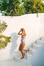 Lade das Bild in den Galerie-Viewer, Majestic Rosa